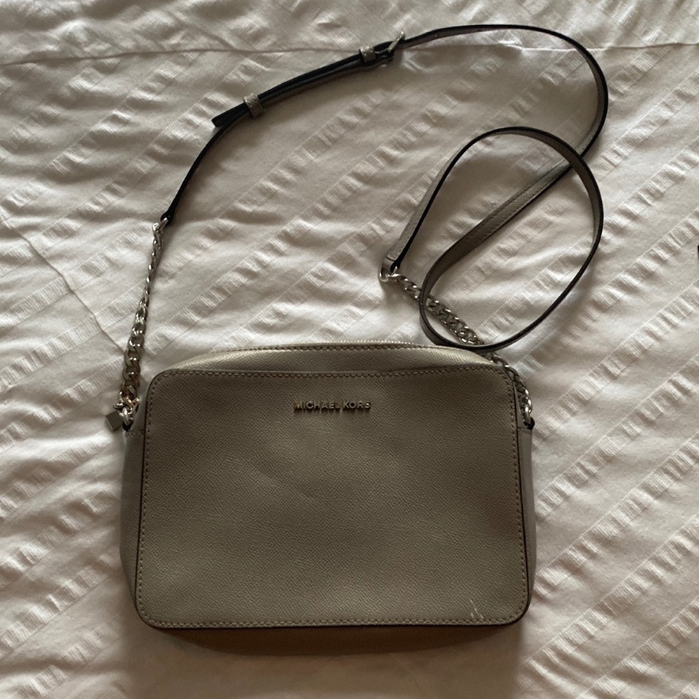 Michael Kors, Gray Crossbody bag, used.